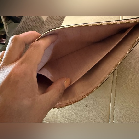 Louis Vuitton pouch- Aunthentic code - SD0290 - Picture 4 of 6